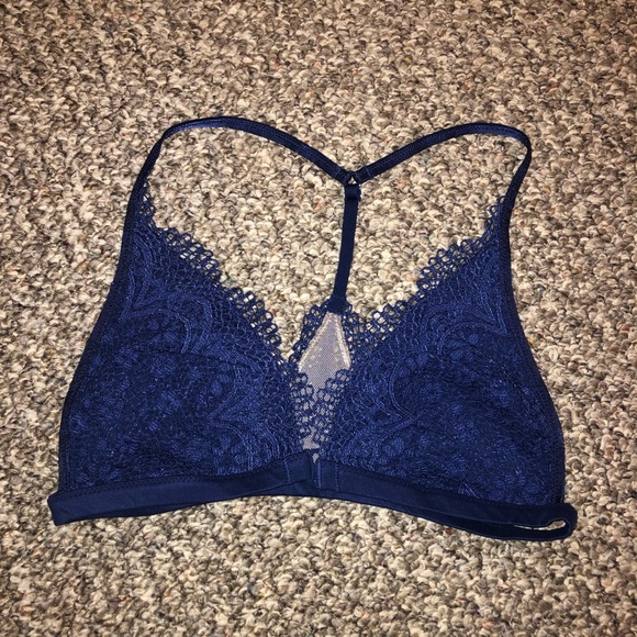 Lot of 2 Victoria’s Secret triangle lace bralettes - Picture 1 of 5